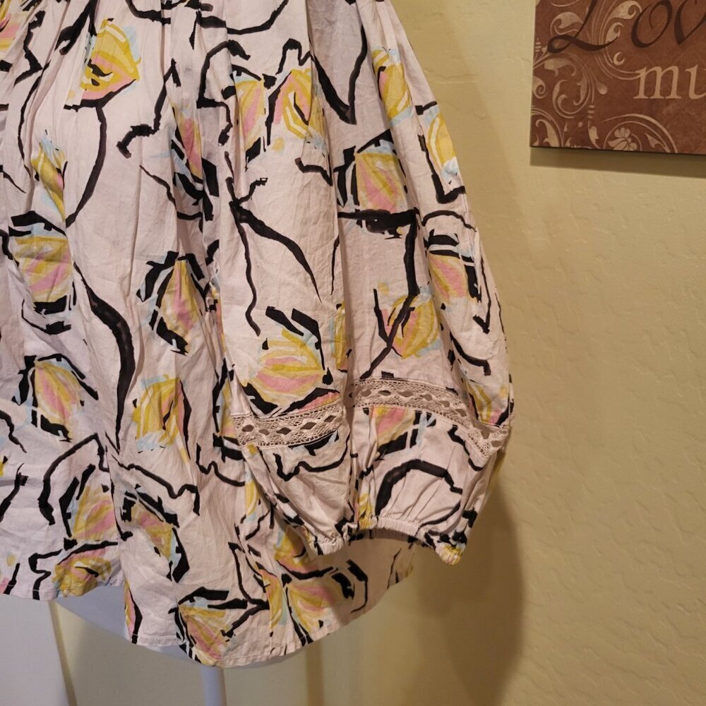 Velvet by Graham & Spencer Zoey Print top in Lilypad Print in Multi - Size M NWT - Picture 8 of 14